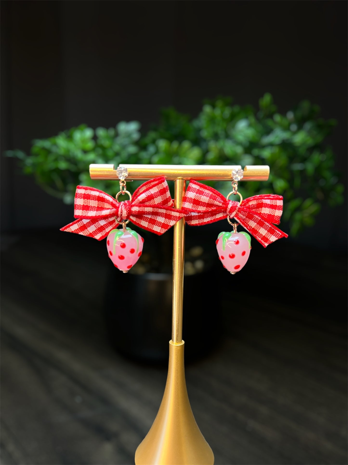 Strawberry Bow-Tie Earrings E118