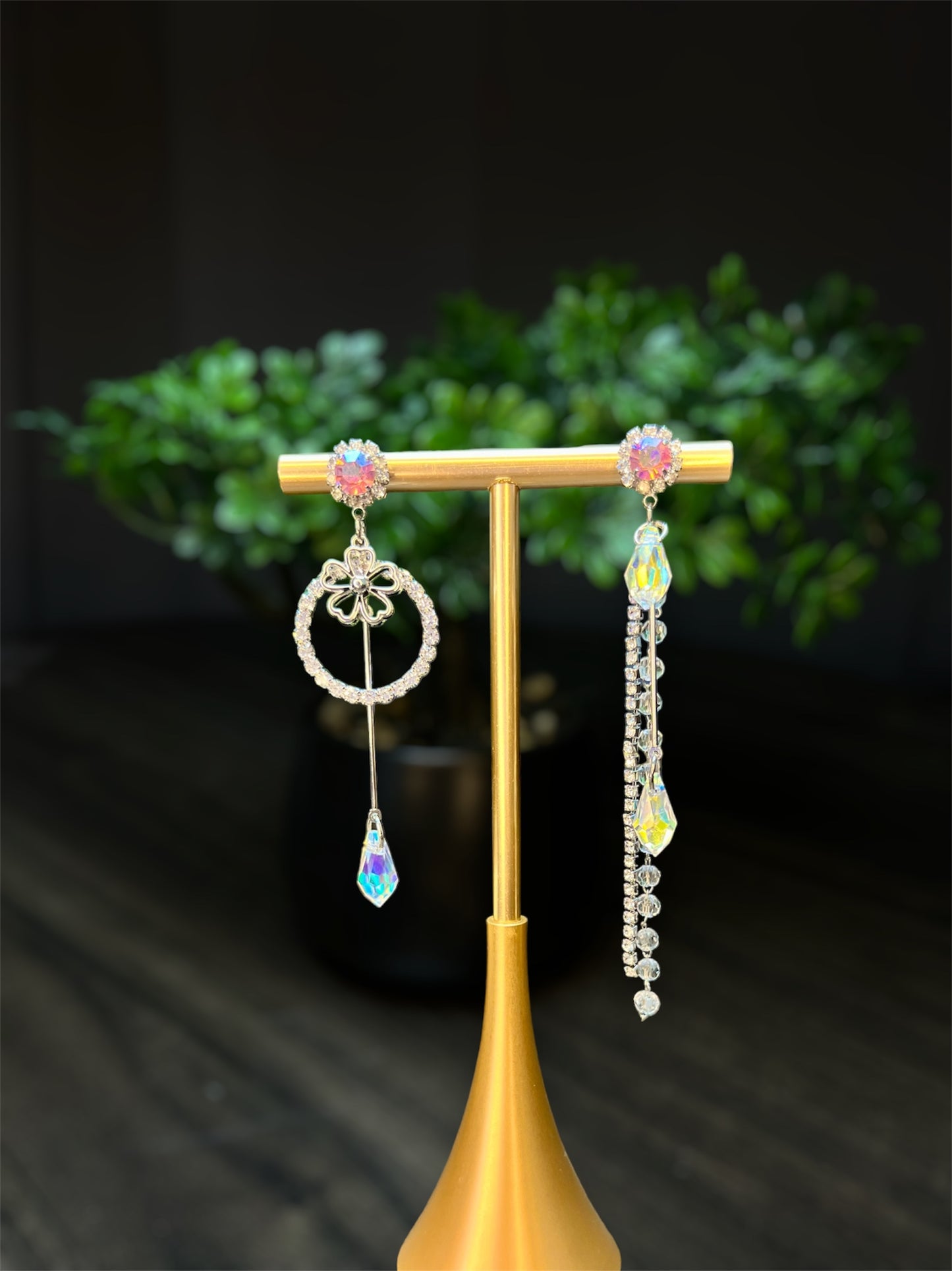 Shiny Diamond Loop Earrings E121