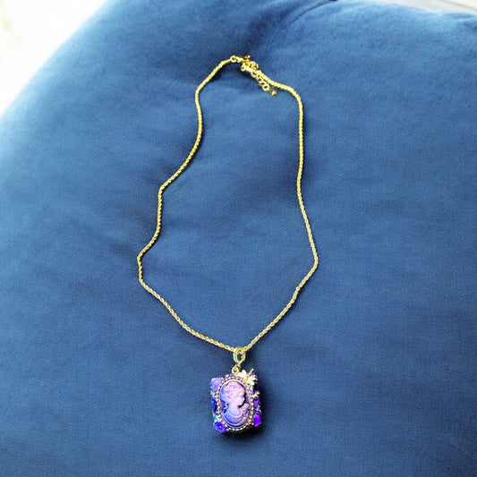 Golden Era Purple Art Necklace N027