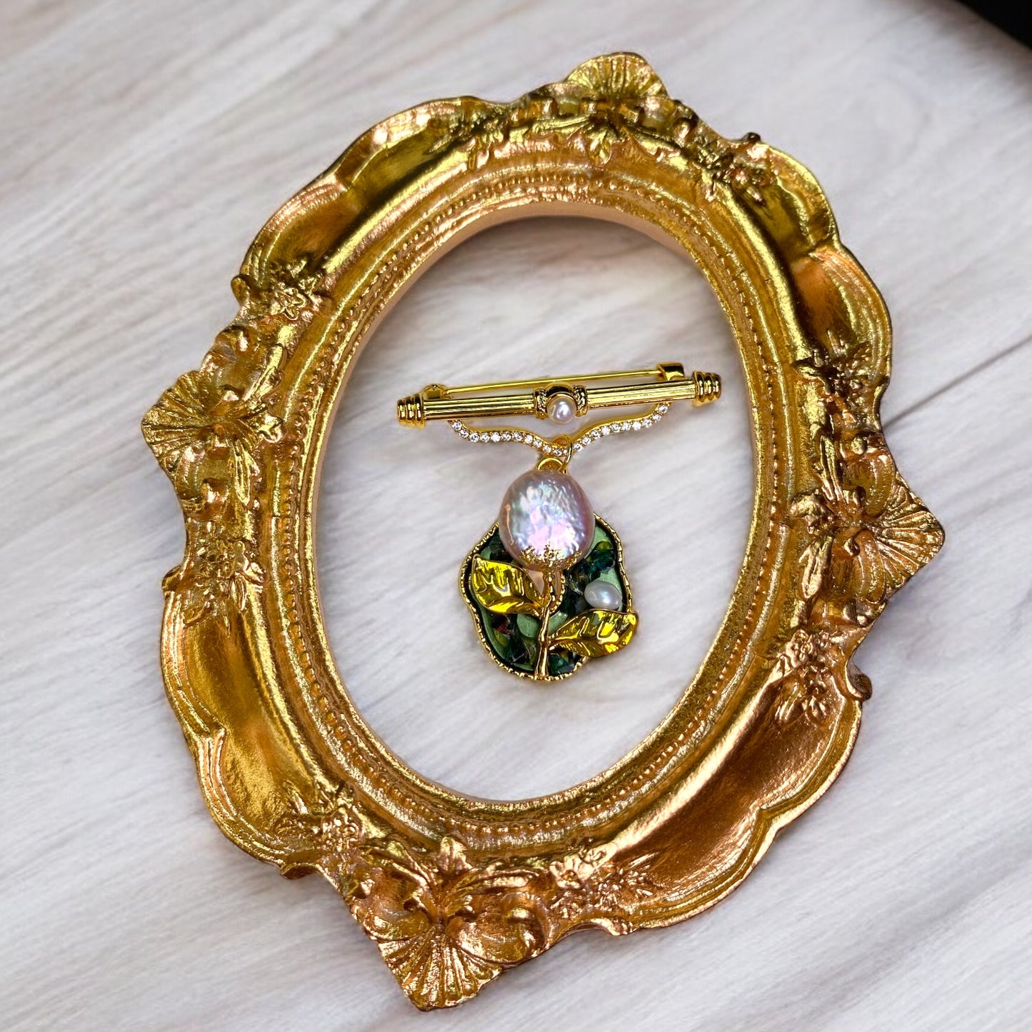 Dim Royal Golden Flower Pin PS013