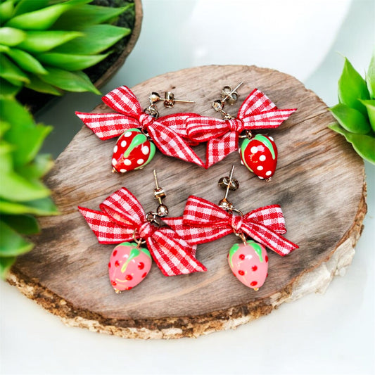 Strawberry Bow-Tie Earrings E118