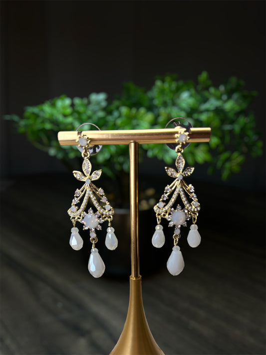 Elegant White and Gold Chandelier Earrings E147