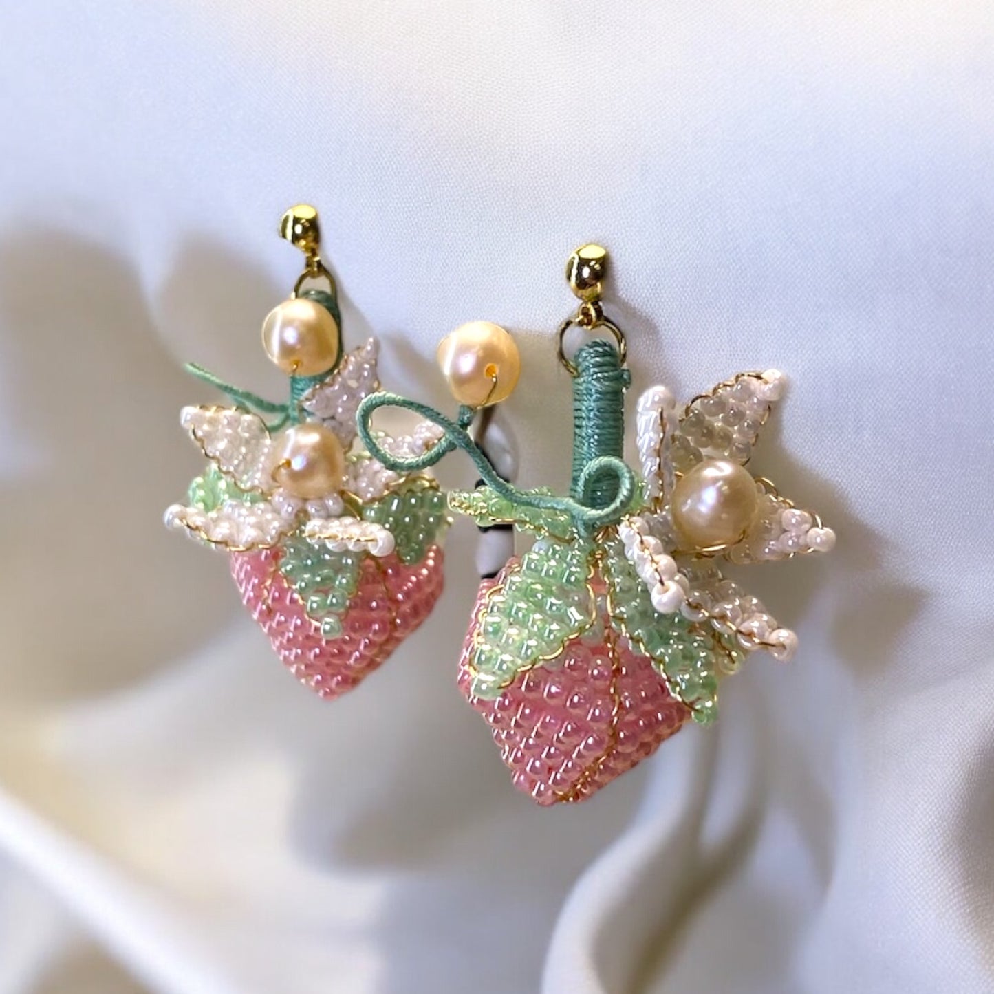 Beaded Strawberry Earrings E001